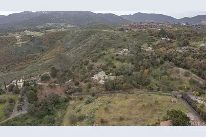 4327 Hollyhill Road, Vista, CA 92084 - Photo 38