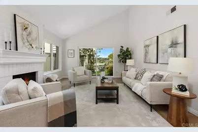 1729 Gascony Road, Encinitas, CA 92024 - Photo 2
