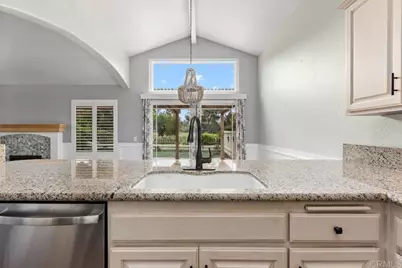 9046 Circle R Oaks Lane, Escondido, CA 92026 - Photo 16