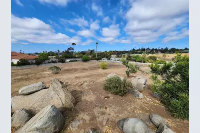 1060 Crest View Rd, Vista, CA 92081 - Photo 24