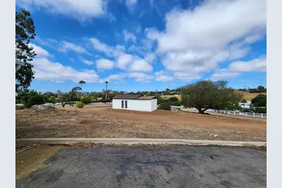 1060 Crest View Rd, Vista, CA 92081 - Photo 20