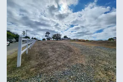 1060 Crest View Rd, Vista, CA 92081 - Photo 12