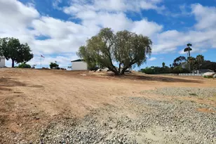 1060 Crestview Rd, Vista, CA 92081 - Photo 14