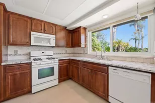 5243 Silver Bluff Dr, Oceanside, CA 92057 - Photo 16