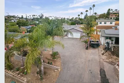 267 Hannalei Dr, Vista, CA 92083 - Photo 36