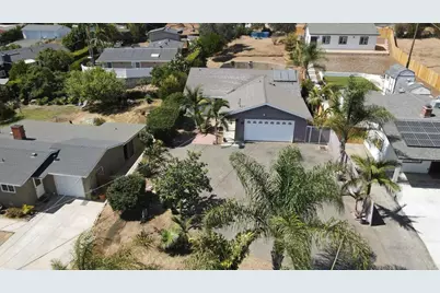 267 Hannalei Dr, Vista, CA 92083 - Photo 4