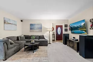 267 Hannalei Dr, Vista, CA 92083 - Photo 6