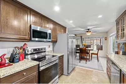 267 Hannalei Dr, Vista, CA 92083 - Photo 14