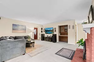 267 Hannalei Dr, Vista, CA 92083 - Photo 8