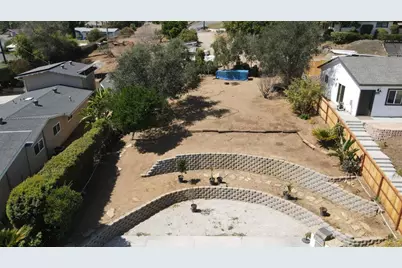 267 Hannalei Dr, Vista, CA 92083 - Photo 32