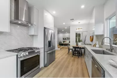 976 Sapphire Street, San Diego, CA 92109 - Photo 28
