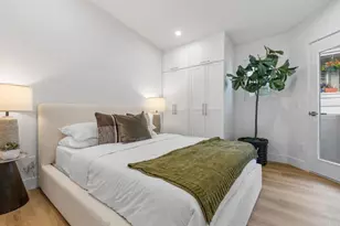 976 Sapphire St, San Diego, CA 92109 - Photo 36