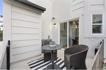 976 Sapphire Street, San Diego, CA 92109 - Photo 4