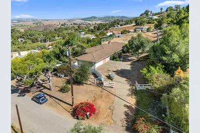 1060 Evergreen Lane, Vista, CA 92084 - Photo 36