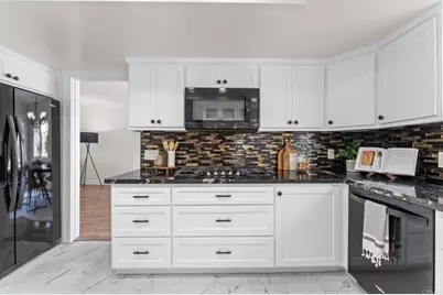 939 Chablis Lane, Vista, CA 92083 - Photo 10
