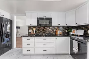 939 Chablis Ln, Vista, CA 92083 - Photo 10