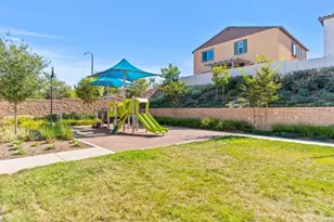 887 Brookdale Dr, Vista, CA 92081 - Photo 32