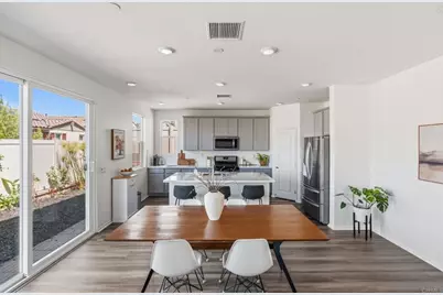 887 Brookdale Drive, Vista, CA 92081 - Photo 12