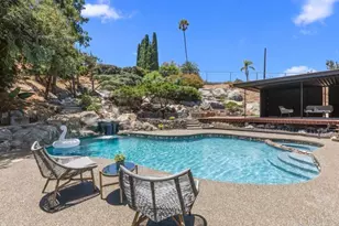 667 Crescent Ln, Vista, CA 92084 - Photo 34
