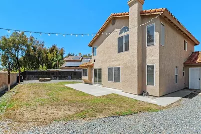 25177 Calle De Tres Amigos, Murrieta, CA 92563 - Photo 32