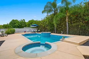 745 Blackhawk Cir, Vista, CA 92081 - Photo 8
