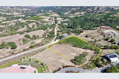  Hawks View Way, Fallbrook, CA 92028 - Photo 2
