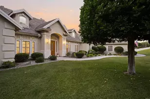 2308 Avenida La Cima, Escondido, CA 92027 - Photo 2