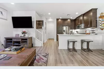 2117 Solara Lane, Vista, CA 92081 - Photo 2