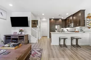 2117 Solara Ln, Vista, CA 92081 - Photo 2