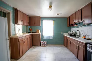 467 W G St, Colton, CA 92324 - Photo 8