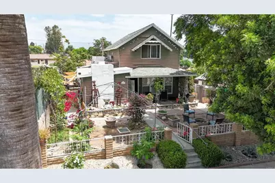 467 W G St, Colton, CA 92324 - Photo 2