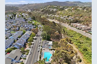8210 Caminito Modena, La Jolla, CA 92037 - Photo 46