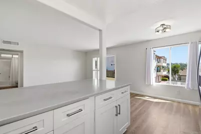 7400 Altiva Place, Carlsbad, CA 92009 - Photo 8