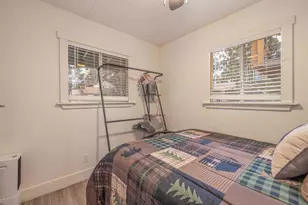 271 Leonard Ln, Sugarloaf, CA 92386 - Photo 16