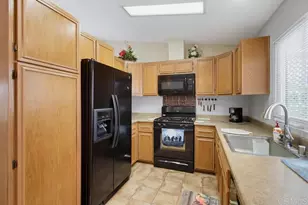 3573 Amber Ln, Oceanside, CA 92056 - Photo 14