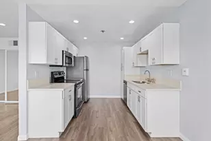 1830 Thomas Ave, San Diego, CA 92109 - Photo 8