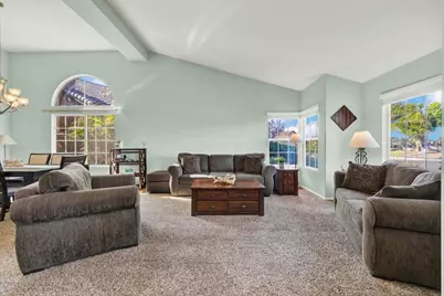 4976 Skyhawk Way, Oceanside, CA 92056 - Photo 8