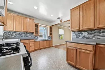 8121 Adoree, Downey, CA 90242 - Photo 8