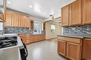 8121 Adoree, Downey, CA 90242 - Photo 8