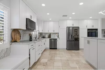 10629 Meadow Glen Way E, Escondido, CA 92026 - Photo 12
