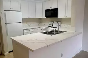 8889 Caminito Plaza Centro, San Diego, CA 92122 - Photo 2