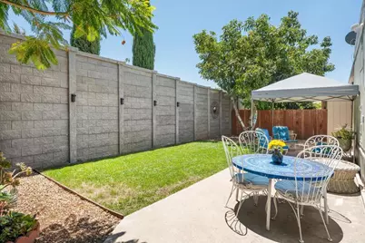 1010 E Bobier #17, Vista, CA 92084 - Photo 2