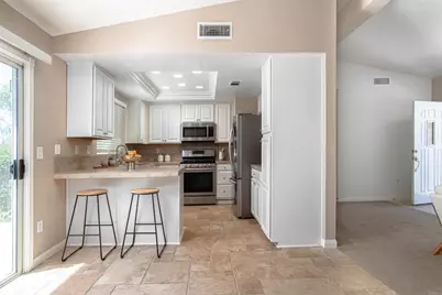 2218 Galvani Lane, Vista, CA 92084 - Photo 8