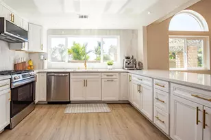 1573 Madrid Dr, Vista, CA 92081 - Photo 8
