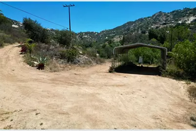 5589 Rainbow Creek Road, Fallbrook, CA 92028 - Photo 14