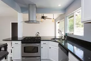 1388 Peacock Blvd, Oceanside, CA 92056 - Photo 6