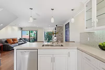 1907 Estrella De Mar Court #A, Carlsbad, CA 92009 - Photo 2