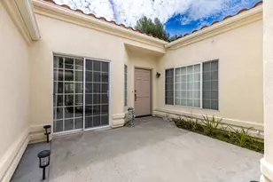 29665 Castle Creek Ln, Escondido, CA 92026 - Photo 2