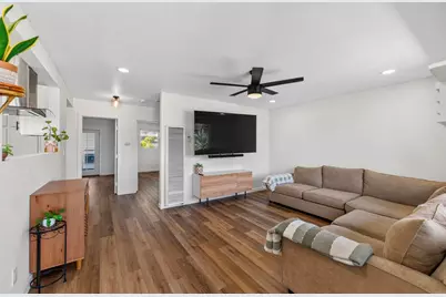 885 Via Felicidad, Vista, CA 92084 - Photo 2