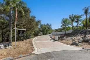 2777 Kingridge Dr, Fallbrook, CA 92028 - Photo 2